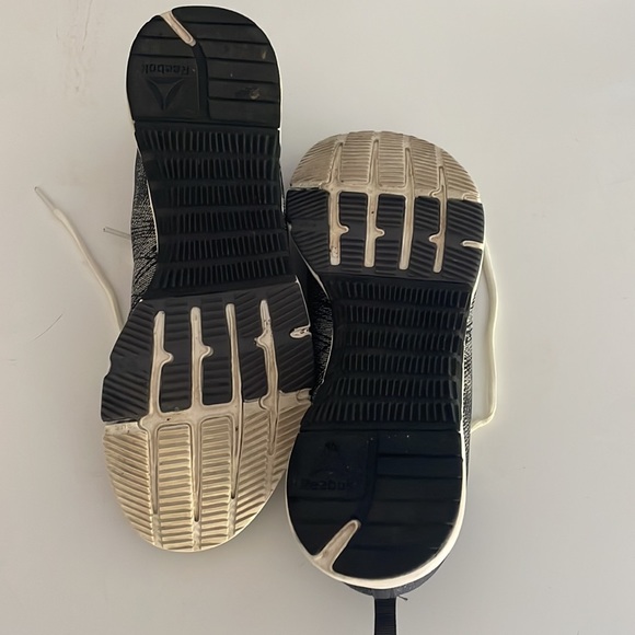 Reebok lightweight comfortable cross trainer, walking shoe - Picture 5 of 5